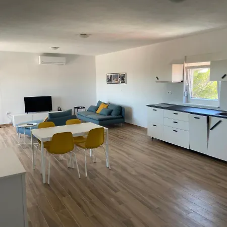 Daniela Family - Floor - New & Quite Location - Great Sea & Island View Apartamento