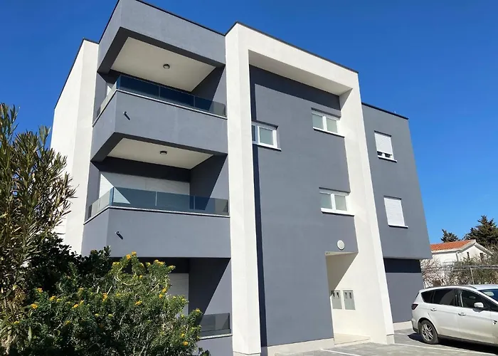 Daniela Family - Floor - New & Quite Location - Great Sea & Island View Vir