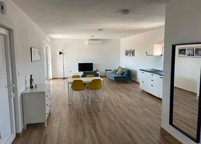 Daniela Family - Floor - New & Quite Location - Great Sea & Island View Apartamento *