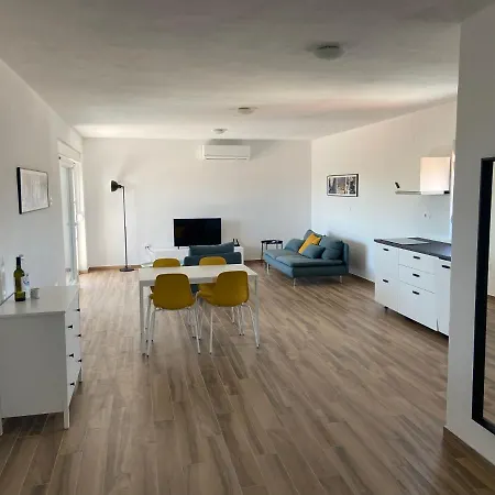 Daniela Family - Floor - New & Quite Location - Great Sea & Island View Apartment *