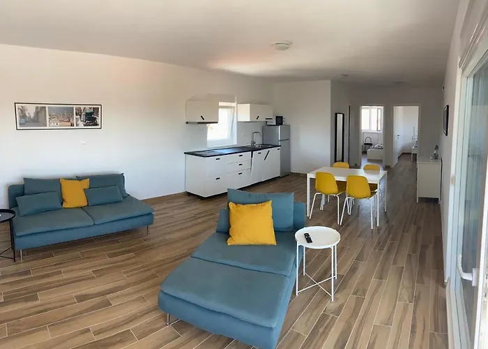 Daniela Family - Floor - New & Quite Location - Great Sea & Island View Daire *